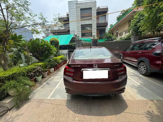 https://images10.gaadi.com/usedcar_image/4613405/original/processed_7cf65825-9aae-44f7-a80b-316a9c5c9651.jpeg?imwidth=6401