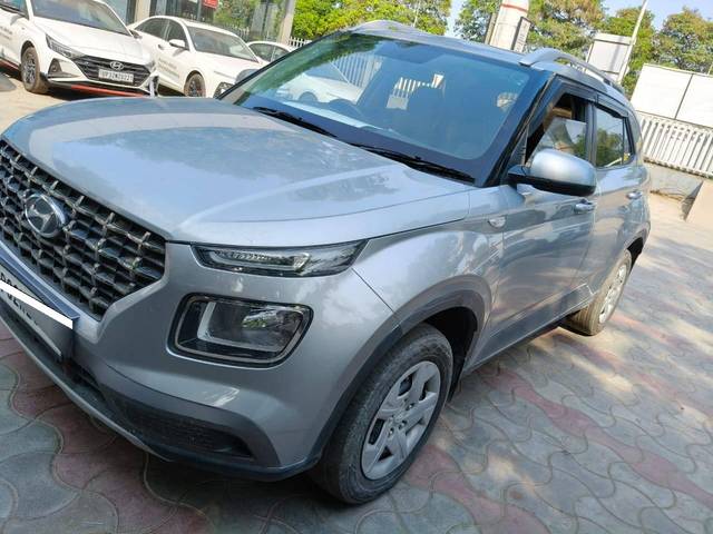 https://images10.gaadi.com/usedcar_image/4613411/original/processed_2c4f7a03776dceac67dae33c7f3e69b9.jpg?imwidth=6401