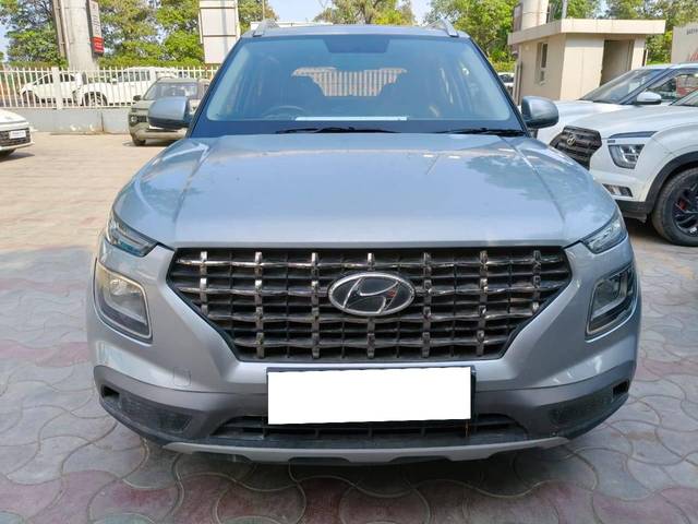 https://images10.gaadi.com/usedcar_image/4613411/original/processed_6290cacb6e5ae5d90266c80978bfcac5.jpg?imwidth=6402