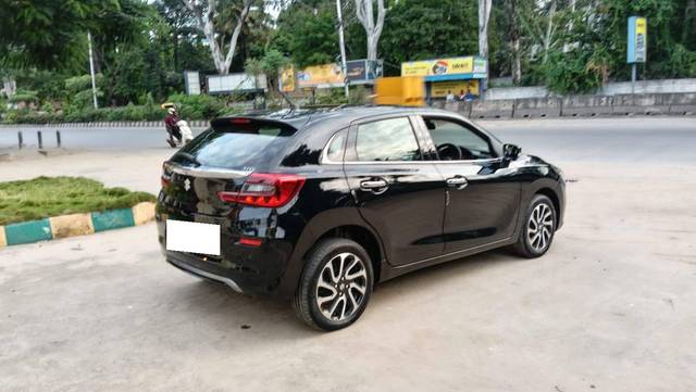 https://images10.gaadi.com/usedcar_image/4613433/original/processed_e678c9f671a5c97f8e157f030437cd15.jpg?imwidth=6401