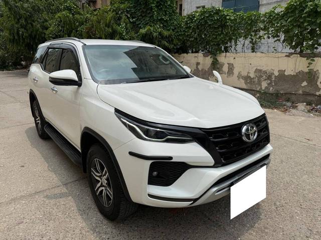 https://images10.gaadi.com/usedcar_image/4613437/original/processed_083027e714e3fbfcace7dd6839d6886b.jpg?imwidth=6401