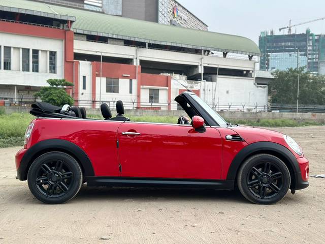https://images10.gaadi.com/usedcar_image/4613445/original/73615e78409b8a65030ab39109057e56.jpg?imwidth=6401