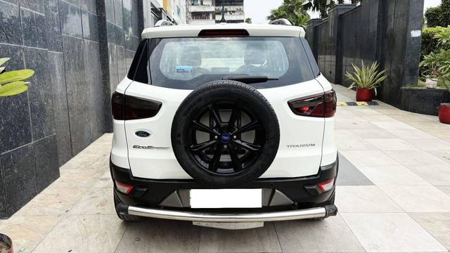 https://images10.gaadi.com/usedcar_image/4613449/original/processed_8d9b8107906eb87f0478a59d870e6d5c.jpg?imwidth=6402