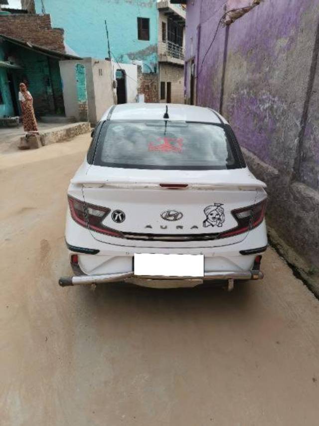 https://images10.gaadi.com/usedcar_image/4613574/original/processed_1baa99a8-9fd3-48eb-9323-7f7598b2110a.jpeg?imwidth=6401