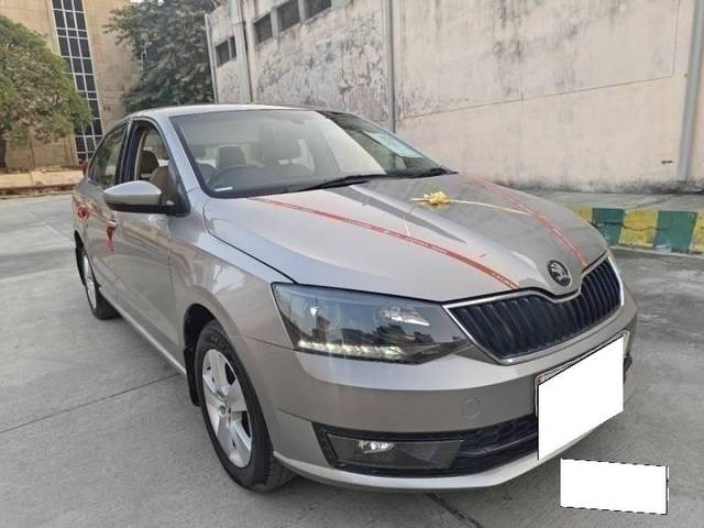 https://images10.gaadi.com/usedcar_image/4613578/original/processed_cb6ca3e33761b0aa12da41adfbd257c4.jpg?imwidth=6400
