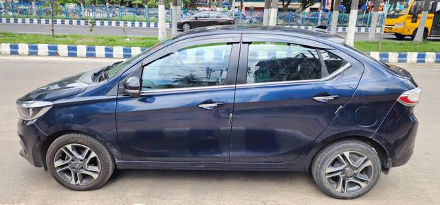 https://images10.gaadi.com/usedcar_image/4613584/original/processed_bf02d47d58775e08c587ecb22ae97253.jpg?imwidth=6402