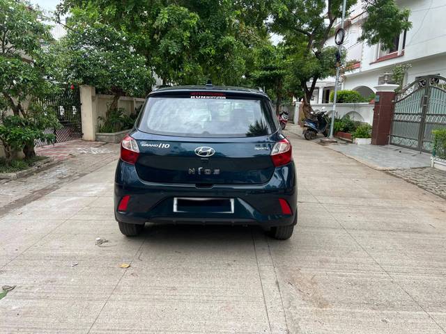 https://images10.gaadi.com/usedcar_image/4613663/original/processed_750b27b3fd0004d98a8e62d3a8d43cbb.jpg?imwidth=6402