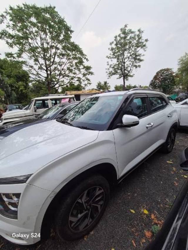 https://images10.gaadi.com/usedcar_image/4613677/original/processed_019da77f-cfa5-4a75-a94c-773724d11182.jpg?imwidth=6400