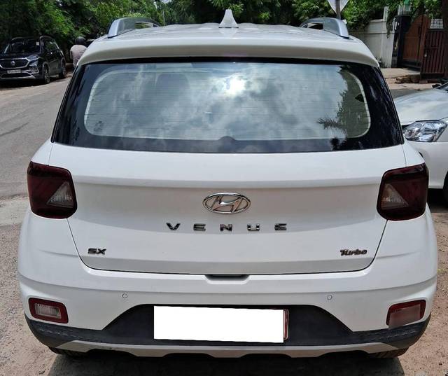 https://images10.gaadi.com/usedcar_image/4613682/original/processed_fde364228031dfa29437a7e5df7c8a05.jpg?imwidth=6402
