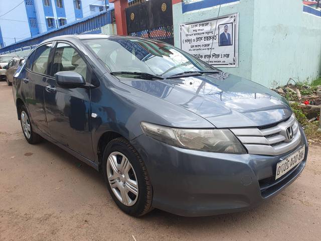 https://images10.gaadi.com/usedcar_image/4613692/original/processed_2737438255f5e3e8f1e71a1ba0d136d4.jpg?imwidth=6400