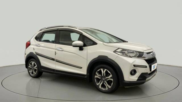 https://images10.gaadi.com/usedcar_image/4613711/original/16ff21ef202a870edb64a72f28ff4171.jpg?imwidth=6400