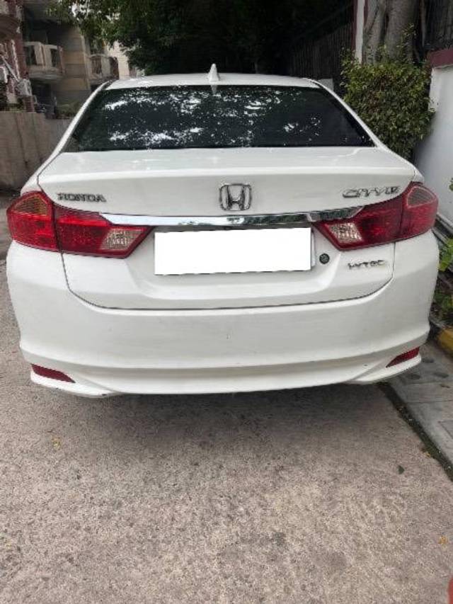 https://images10.gaadi.com/usedcar_image/4613760/original/processed_9aa0c74f-3ade-462e-b207-0baa48beb63b.jpg?imwidth=6401