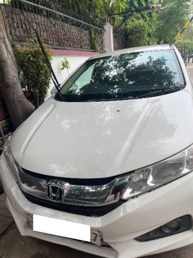 https://images10.gaadi.com/usedcar_image/4613760/original/processed_b063e158-c81a-4ae2-9b96-dcfc1a32e515.jpg?imwidth=6400