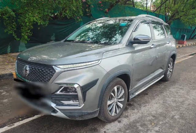 https://images10.gaadi.com/usedcar_image/4613773/original/321dffc78e56e9ba20ac132d611d960a.png?imwidth=6400