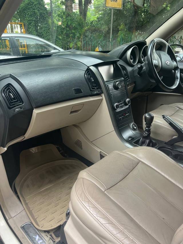 https://images10.gaadi.com/usedcar_image/4613776/original/d7c58af5-7b9b-446d-a7d7-1557cbf07623.jpg?imwidth=6402