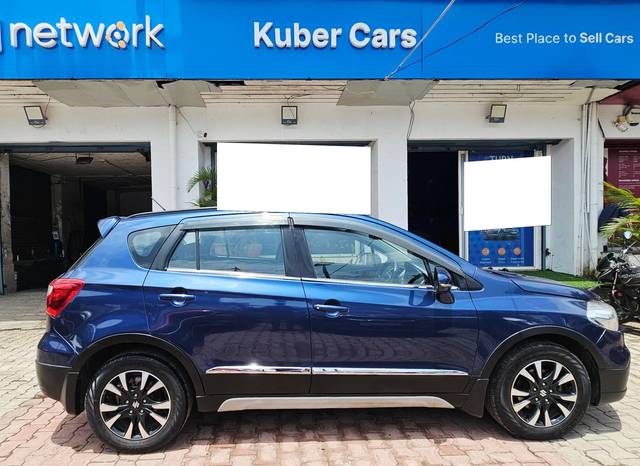https://images10.gaadi.com/usedcar_image/4613791/original/processed_40ab6cdeb313a5f031f588850436ef7b.jpg?imwidth=6401