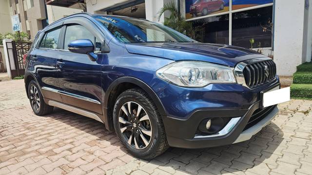 https://images10.gaadi.com/usedcar_image/4613791/original/processed_ce8abd54573a2aff034d18a96dc53d3d.jpg?imwidth=6400