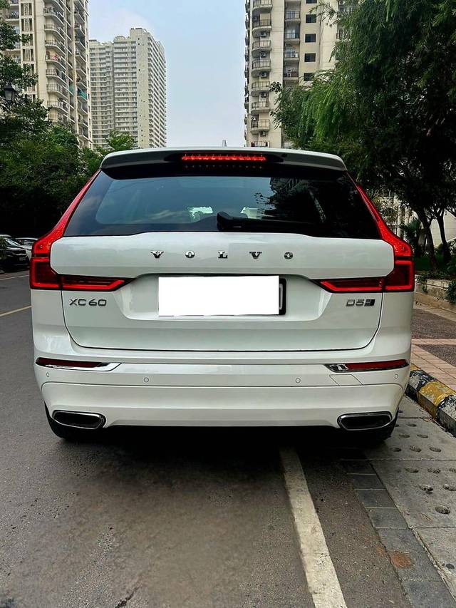 https://images10.gaadi.com/usedcar_image/4613794/original/processed_617eba6f61964c9585fc194c744c0ed7.jpg?imwidth=6402