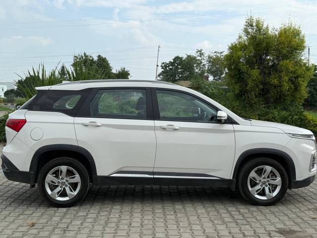 https://images10.gaadi.com/usedcar_image/4613798/original/processed_229d8664-13c1-4839-971d-012aaaab603b.jpg?imwidth=6401