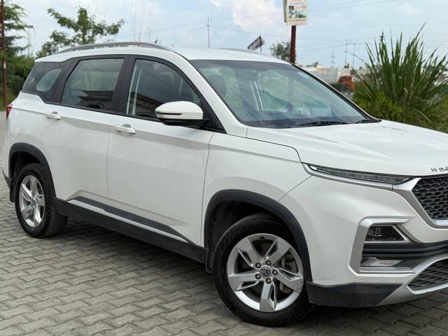 https://images10.gaadi.com/usedcar_image/4613798/original/processed_5744f8fc-006f-4b04-bee6-9ca1479a7fff.jpg?imwidth=6400