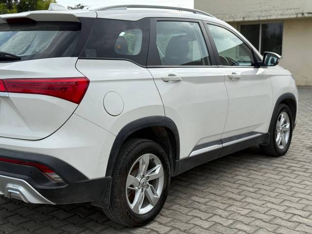 https://images10.gaadi.com/usedcar_image/4613798/original/processed_a978c6c9-2924-4dcd-9d35-cbbaf182503e.jpg?imwidth=6402