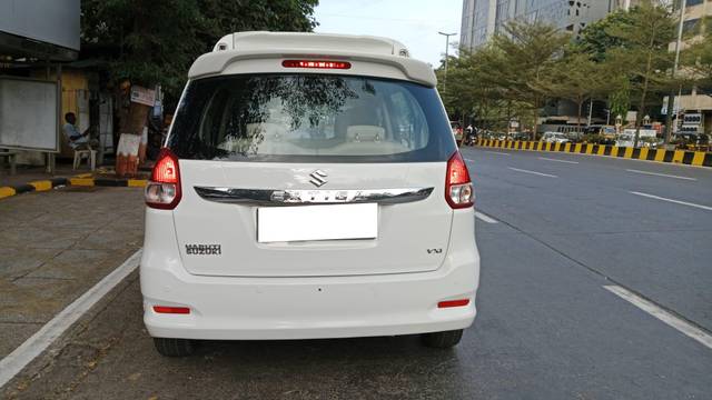 https://images10.gaadi.com/usedcar_image/4613807/original/processed_aa5e81bfd563f0f69603f29109c7cbd3.jpg?imwidth=6401