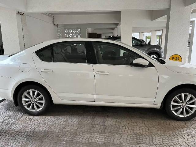 https://images10.gaadi.com/usedcar_image/4613810/original/processed_682e77dc-0223-4da2-877a-c42a7ed83e44.jpeg?imwidth=6401