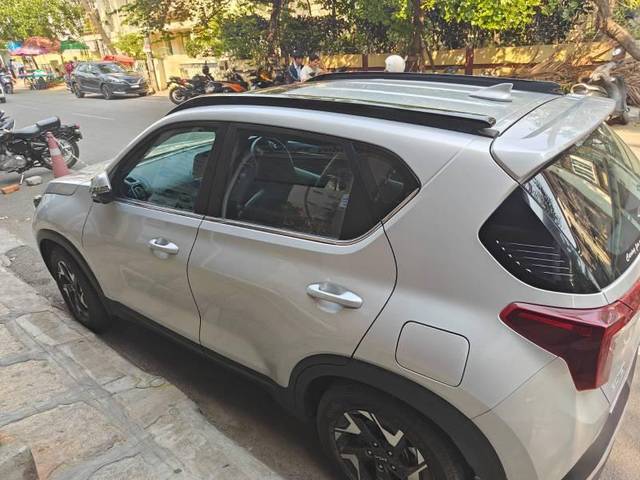 https://images10.gaadi.com/usedcar_image/4613813/original/processed_e23772ea-b48c-4968-9f79-4c7cb6f63f37.jpeg?imwidth=6402