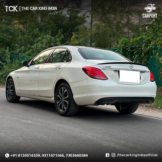 https://images10.gaadi.com/usedcar_image/4613837/original/processed_cf99d72dcafa3337778379d70b6d49d8.jpg?imwidth=6401