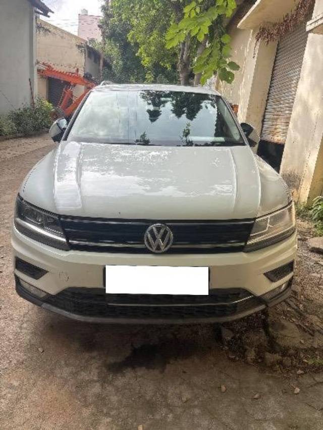 https://images10.gaadi.com/usedcar_image/4613845/original/processed_6837141b-7184-4db3-bcda-eadcb1189a28.jpg?imwidth=6402