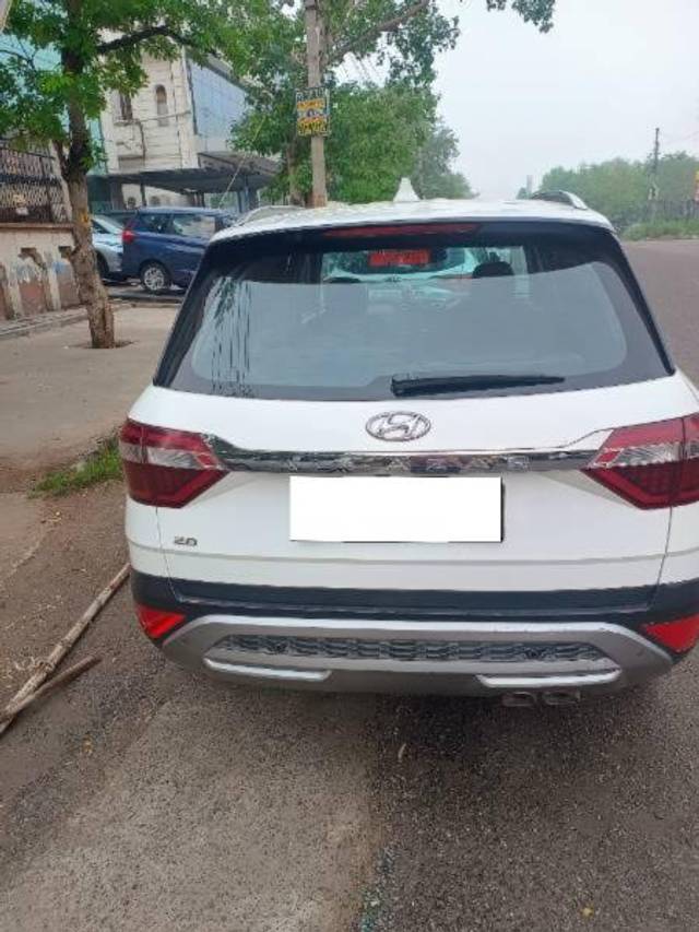 https://images10.gaadi.com/usedcar_image/4613862/original/processed_3994c550-ae36-4cfe-8a42-1432e6aaa96f.jpg?imwidth=6401