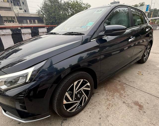 https://images10.gaadi.com/usedcar_image/4613874/original/9d241538cd85fc8c0d974ac22727e832.jpg?imwidth=6400