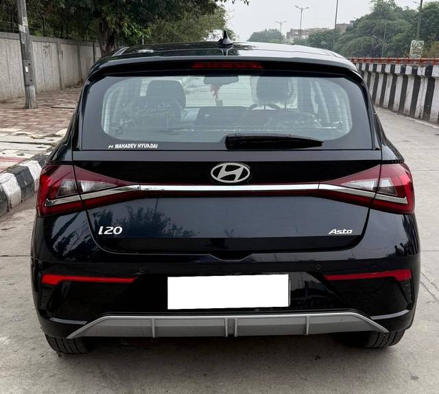 https://images10.gaadi.com/usedcar_image/4613874/original/processed_bd8014c215ff62a0a90c3af1eab3fae8.jpg?imwidth=6402
