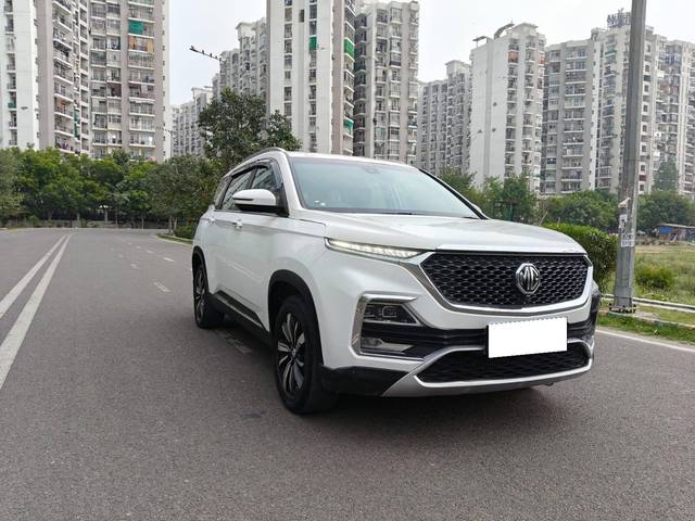 https://images10.gaadi.com/usedcar_image/4613885/original/processed_cde0e4f7-8b4d-45c0-aaa4-41dd17619d5d.jpg?imwidth=6400
