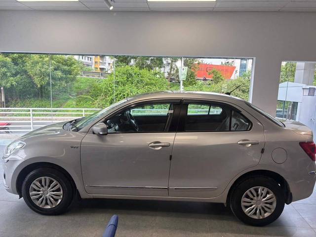 https://images10.gaadi.com/usedcar_image/4613891/original/processed_42901f1b-be3d-42b0-a4c2-2f4d967ab654.jpg?imwidth=6401