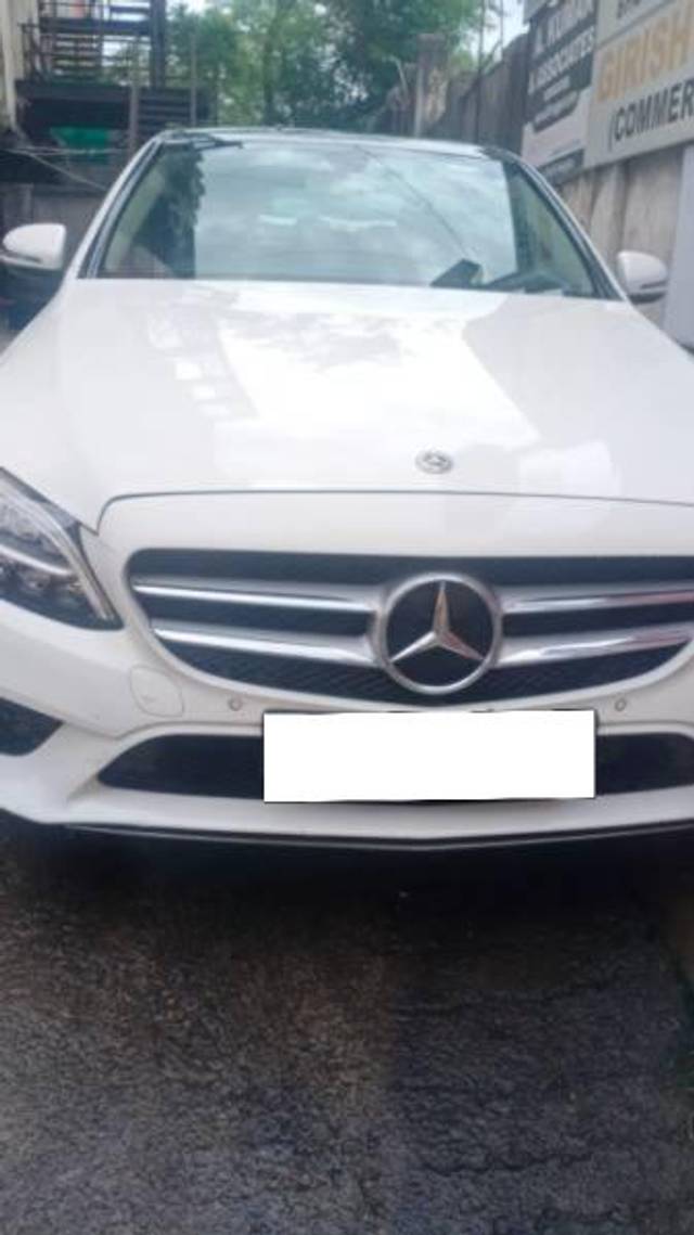 https://images10.gaadi.com/usedcar_image/4613897/original/processed_636cc625-a3c8-4dd2-9ac5-1c980daaadc1.jpg?imwidth=6402