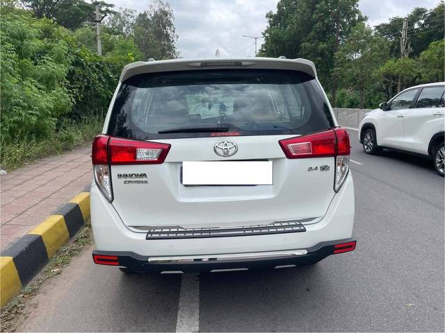 https://images10.gaadi.com/usedcar_image/4613925/original/processed_0cdc5bb7-f3fb-4e00-856d-50d70b1434a5.jpg?imwidth=6400