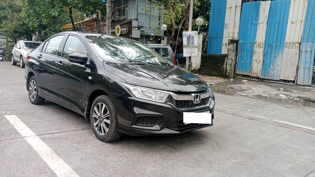 https://images10.gaadi.com/usedcar_image/4613953/original/processed_772c6c2c3c468202198f956fe88f20ab.jpg?imwidth=6400