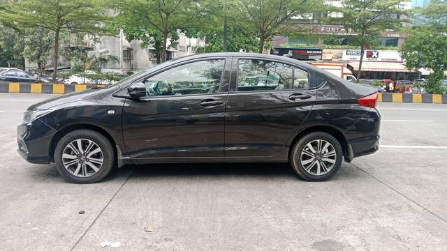 https://images10.gaadi.com/usedcar_image/4613953/original/processed_ce9826c43ed03c123238b582797e3625.jpg?imwidth=6402