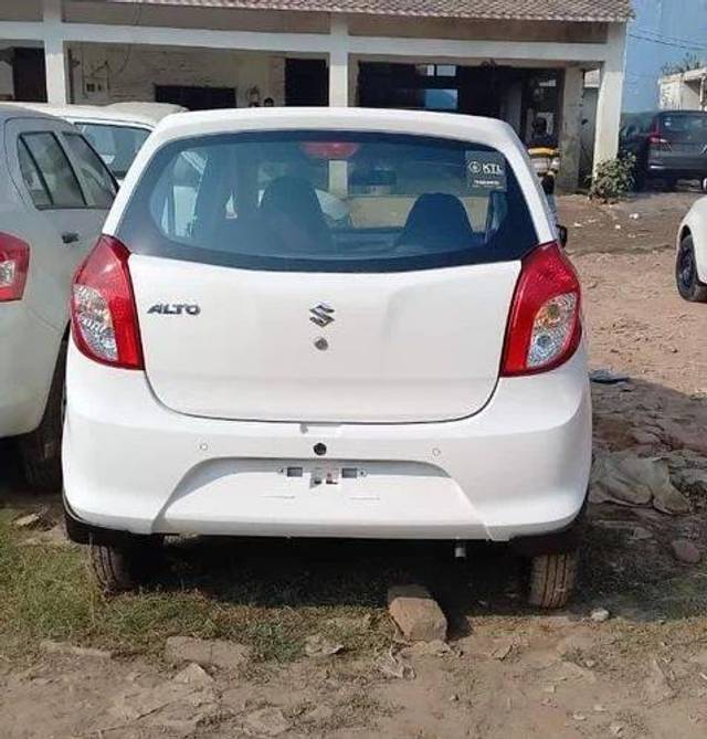 https://images10.gaadi.com/usedcar_image/4614002/original/processed_7c7ba229-a5a8-4449-b004-d4e4279eaf71.jpg?imwidth=6401
