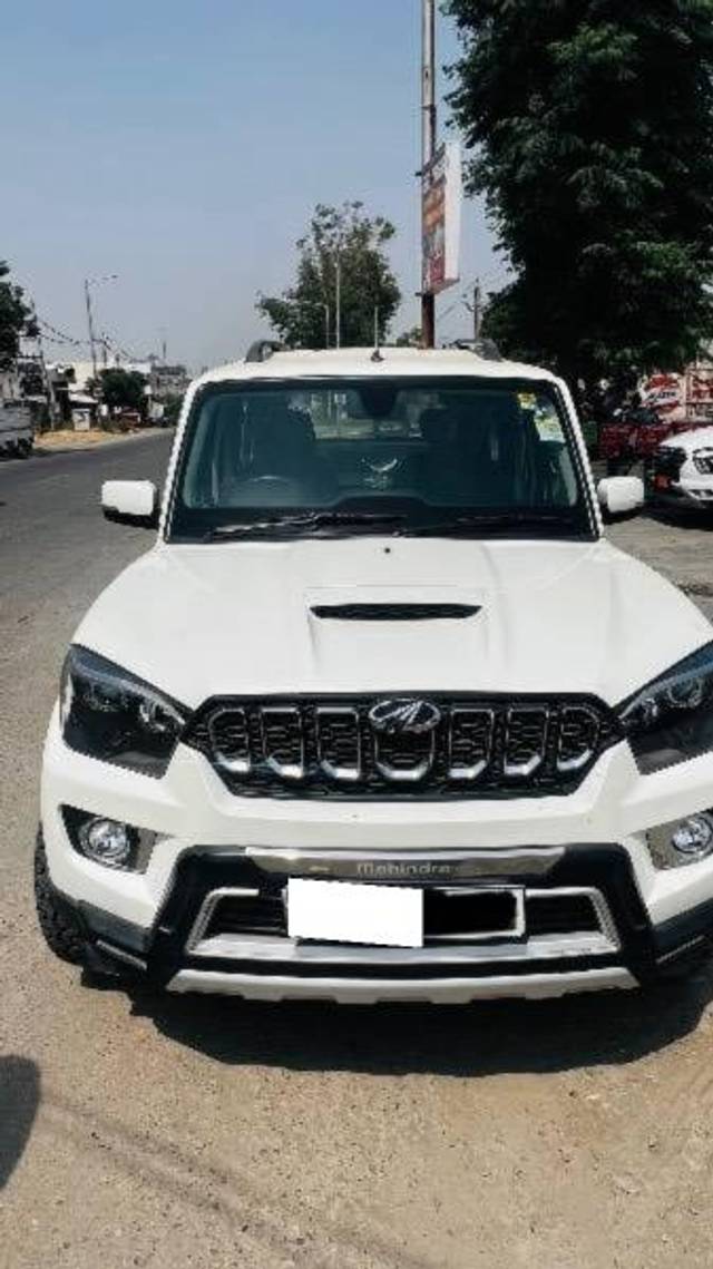 https://images10.gaadi.com/usedcar_image/4614010/original/processed_1befd288-55d4-4c98-8881-1025f4877a83.jpeg?imwidth=6400