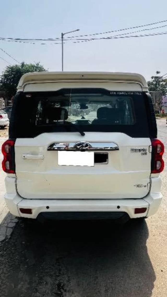 https://images10.gaadi.com/usedcar_image/4614010/original/processed_542a64bc-b1f7-474c-a50c-b98b534952ee.jpeg?imwidth=6401