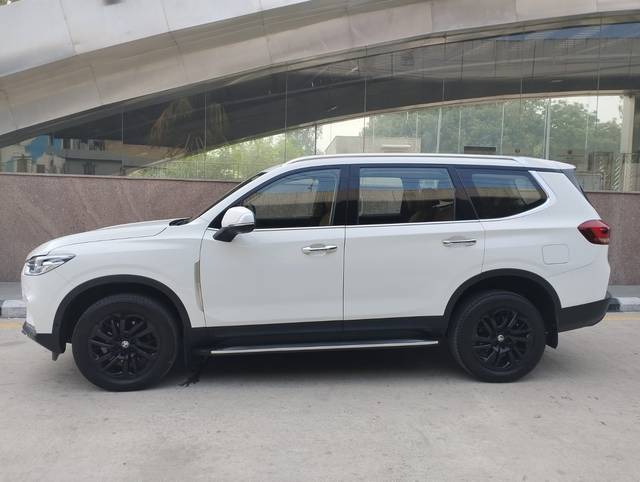 https://images10.gaadi.com/usedcar_image/4614017/original/30653798a66084f8c9e204a6dded256e.jpg?imwidth=6402