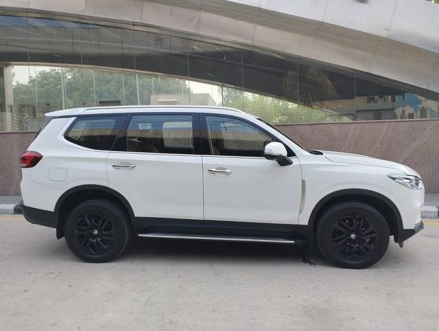 https://images10.gaadi.com/usedcar_image/4614017/original/b14d2b5f334501c86c06a0d4fe2cda50.jpg?imwidth=6401