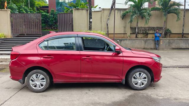 https://images10.gaadi.com/usedcar_image/4614019/original/0551ed84ac5f3c66afb0b61fe8db6a07.jpg?imwidth=6401