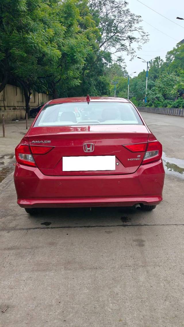 https://images10.gaadi.com/usedcar_image/4614019/original/processed_d192c5c6d03f62bbd42831a34f62aee2.jpg?imwidth=6402