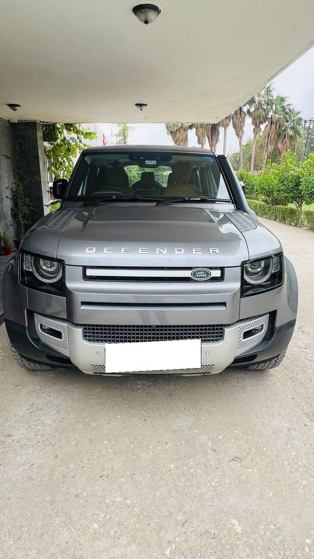 https://images10.gaadi.com/usedcar_image/4614024/original/processed_98357087489d706a0c91503065f76e85.jpg?imwidth=6402