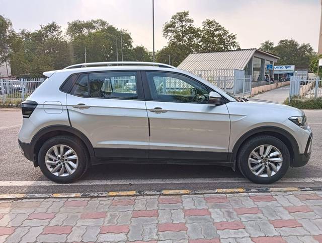 https://images10.gaadi.com/usedcar_image/4614026/original/processed_aeb201f90088cdd469374b65a36718e6.jpg?imwidth=6401