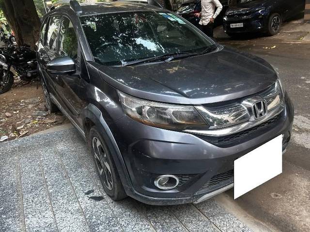 https://images10.gaadi.com/usedcar_image/4614050/original/processed_3ffce203-3432-4a33-a413-5bbf1794d0a4.jpeg?imwidth=6400