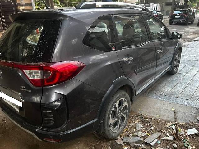 https://images10.gaadi.com/usedcar_image/4614050/original/processed_6b48654b-af05-4522-8b14-c027482a8172.jpeg?imwidth=6401